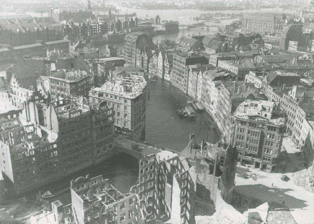 Innenstadt Hamburgs nach den Luftangriffen 1943
